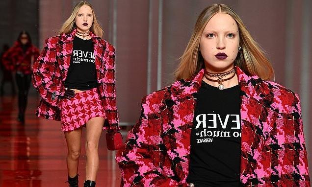 Lila Moss catches the eye in Versace's MFW show