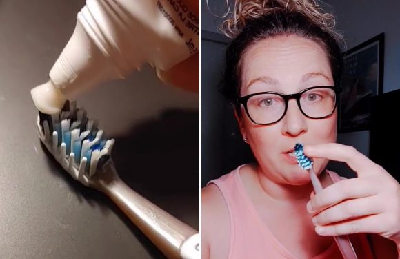 People are discovering what the dark bristles are for on your toothbrush and it’s blowing their minds