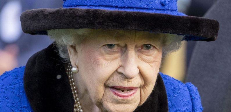 Queen’s defiant gesture as she refuses to send swords to Russian museum