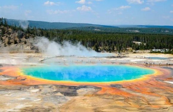 Yellowstone volcano: 20-mile eruption warning as ‘huge chunks of rocks’ could ‘crush’ publ