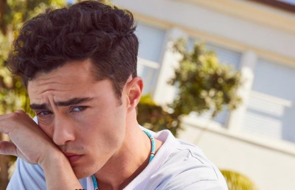 Darren Barnet on "Never Have I Ever"'s "Wild" Season 3 and His New VS Pink Campaign