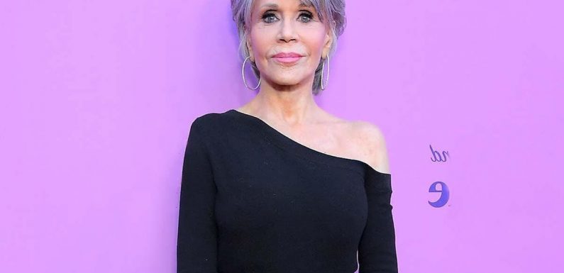 Jane Fonda looks amazing as Grace at 84