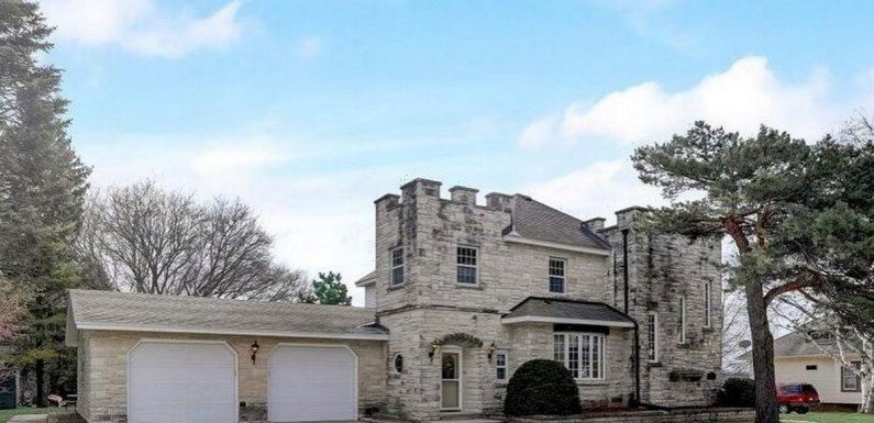 ‘Lotto winner dream castle’ with major toilet flaw that’s putting off buyers