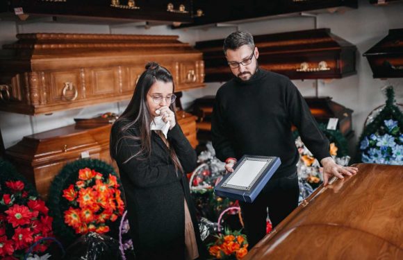 I'm a mortician and these are the weirdest death requests from dividing ashes to ‘chemical cremations’