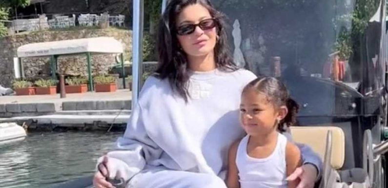 Kylie Jenner praised for going makeup-free and wearing sweats in rare unedited photo with daughter Stormi, 4, in Italy