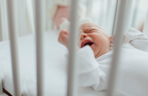 Couple’s apologetic note ahead of baby’s sleep training leaves neighbour in tears