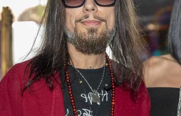 Dave Navarro has long covid: ‘Will be back to my old self in… nobody knows how long’