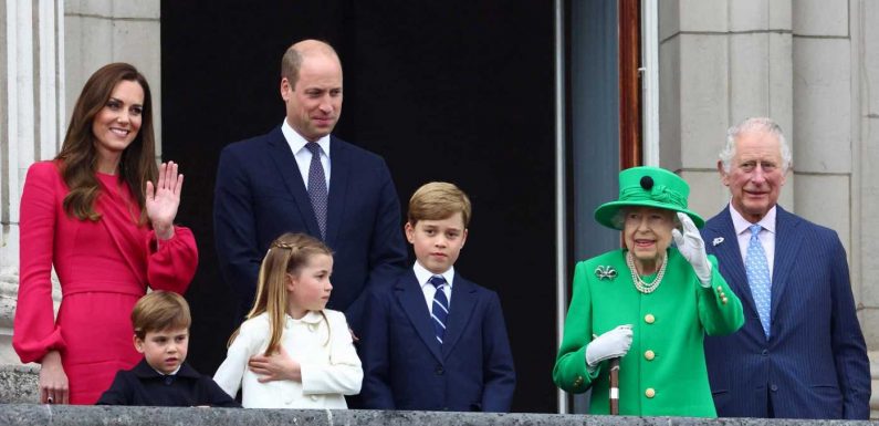 Queen beams on Palace balcony with Kate, Wills & the kids in surprise Jubilee appearance after missing last 2 days