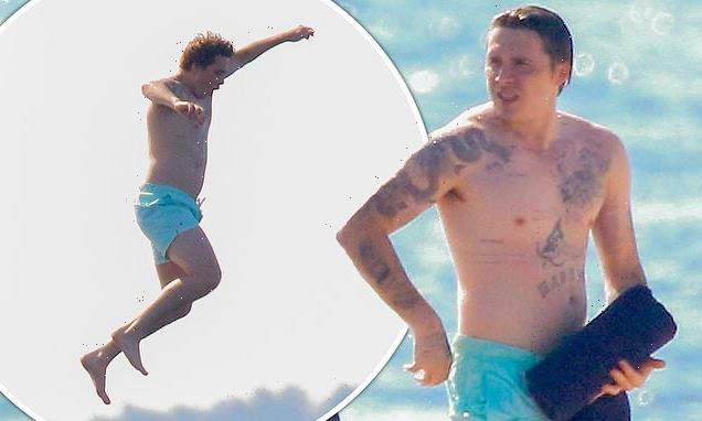 Brooklyn Beckham jumps off billionaire James Packer's $200M superyacht