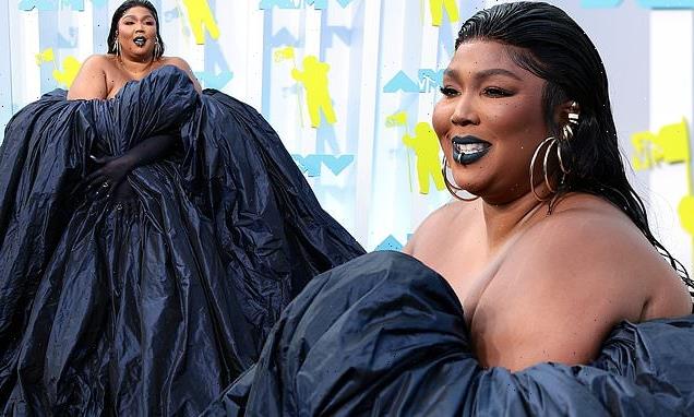 Lizzo takes '22 MTV Video Music Awards red carpet in HUGE navy dress