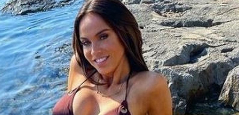 Vicky Pattison shows off natural and glam looks as she takes social media swipe