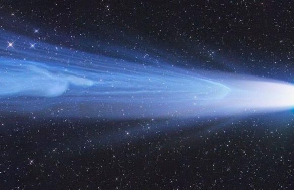 Comet ‘disconnection’ takes Astronomy Photograph of the Year award