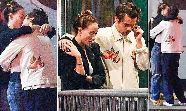 Harry and Olivia passionately kiss on date night