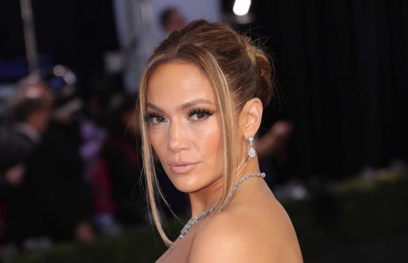 Jennifer Lopez Proves She Hasn't Aged a Day in 15-Year-Old Throwback Video