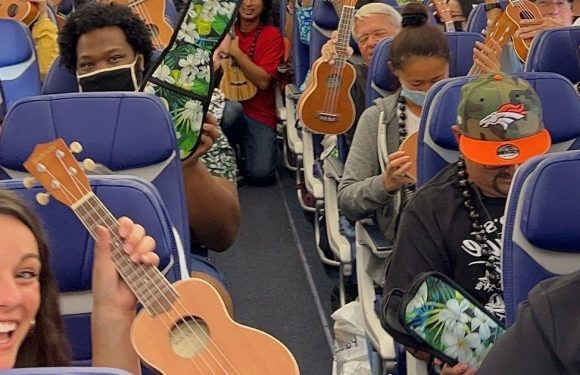 People threaten to ‘open plane door’ after flight gives ukuleles to everyone