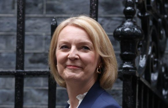 Truss warned energy plans could see working people ‘foot bill’