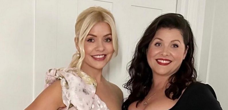Holly Willoughby wows fans as she ‘looks like twin’ with sister in glam snap