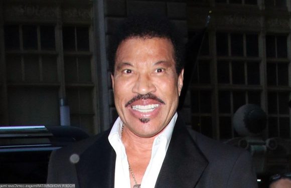 Lionel Richie to Return to U.K. After Canceling Gigs Due to COVID-19