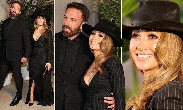 Married Jennifer Lopez and Ben Affleck hit red carpet for first time