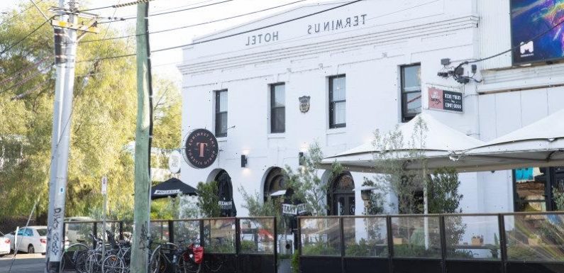 ‘I can’t open my windows’: Pub’s COVID beer garden angers neighbours