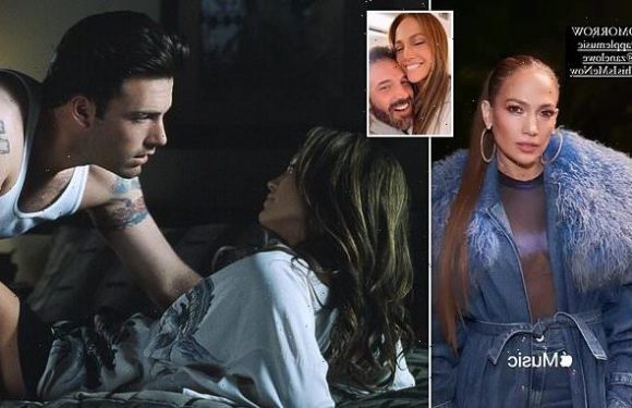 Jennifer Lopez fell in love with Ben Affleck while filming Gigli