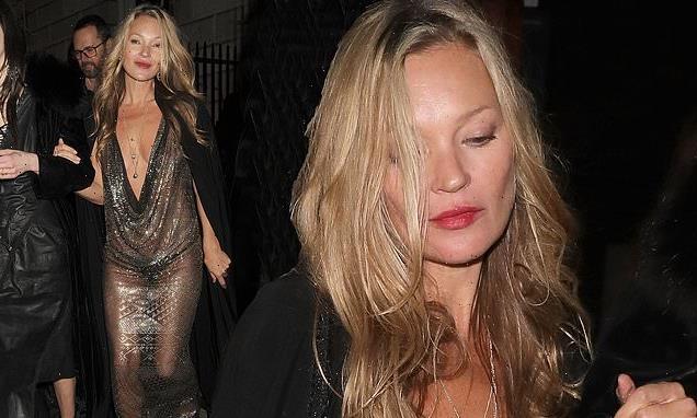 Kate Moss suffers a major wardrobe malfunction