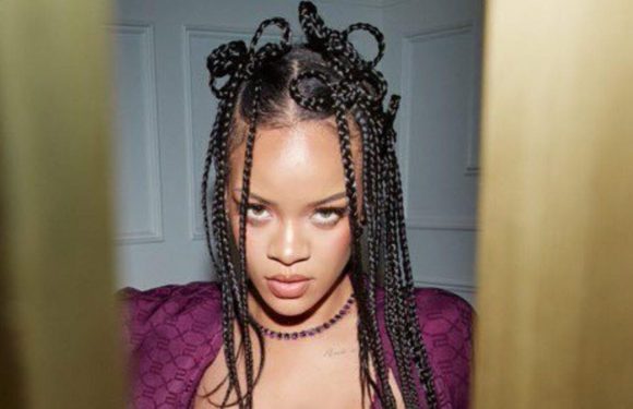 Rihanna in Discussions to Headline Glastonbury 2023
