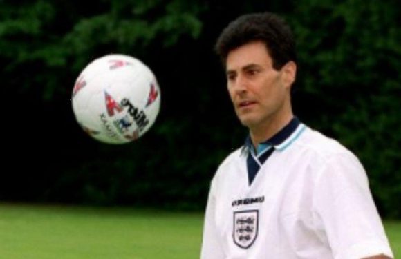 Uri Geller ‘willing to help’ England win World Cup – but he needs a helicopter