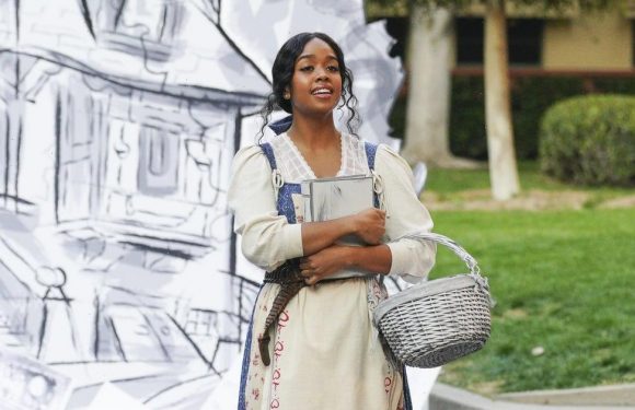 H.E.R.'s "Beauty and the Beast" Costume Honors Her Filipino Heritage