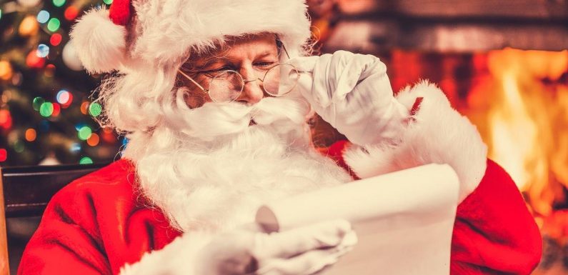 Santa is an alien and ETs visit us over Xmas because of lights, UFO hunter says