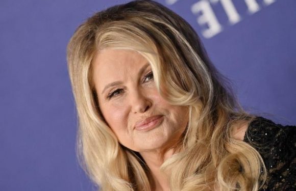 Jennifer Coolidge, Jenna Ortega, Glen Powell, Jennifer Hudson Among Golden Globes Presenters