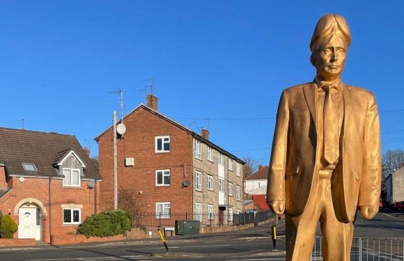 ‘Bell End’ residents ‘love’ street after erecting statue of penis-head Putin