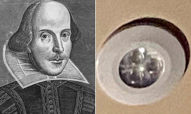 Woman says she can see William Shakespeare in a ceiling light