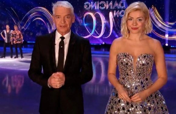 Dancing On Ice’s Holly and Phil blunder as stars appear ‘in two places at once’