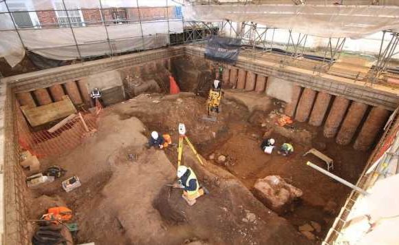 Roman altar stone from 1,800 years ago found near Leicester Cathedral