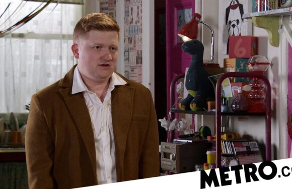 Chesney goes behind Gemma's back ahead of wedding in Coronation Street