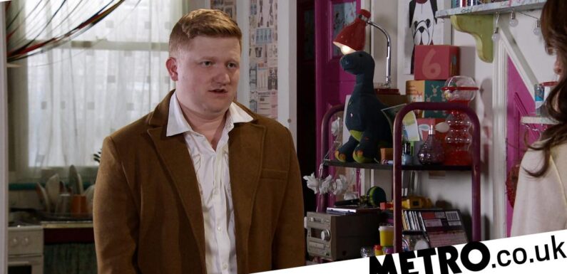 Chesney goes behind Gemma's back ahead of wedding in Coronation Street