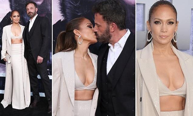 Jennifer Lopez and Ben Affleck share a kiss at The Mother premiere