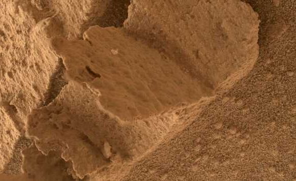 NASA’s Curiosity Rover finds a book-shaped rock on Mars