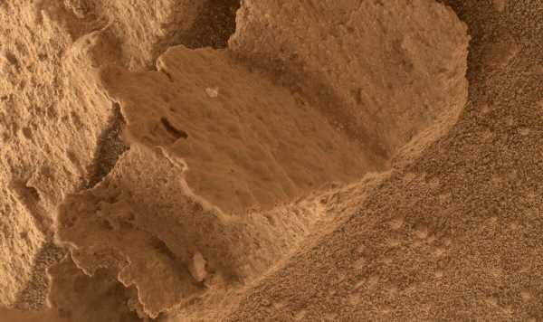 NASA’s Curiosity Rover finds a book-shaped rock on Mars