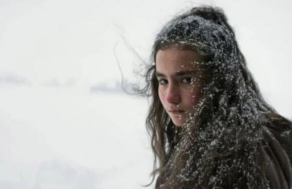 ‘About Dry Grasses’ Review: Nuri Bilge Ceylan Pic A Rewarding Ride Despite Three Hours Of Dense Dialogue – Cannes Film Festival