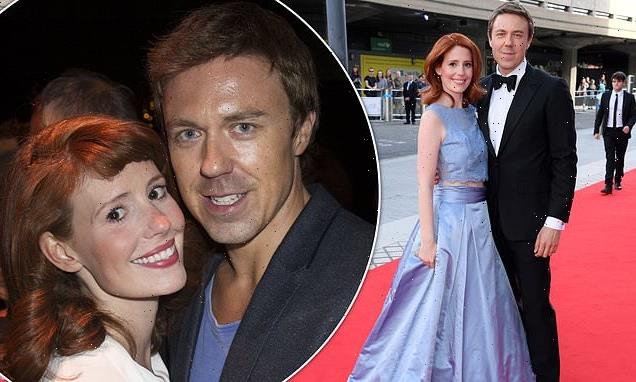 Amy Nuttall and Andrew Buchan 'reunite as he's seen with wedding ring'