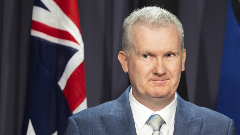 Australia news LIVE: Labor touts new plan to help casual workers become permanent; inflation tipped to fall to lowest level since 2021
