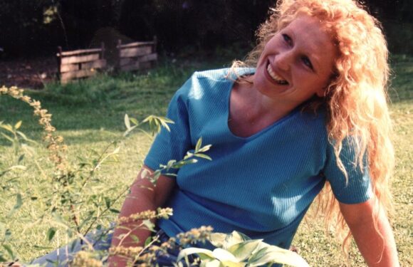 BBC Charlie Dimmock was labelled ‘braless one’ but ditched it for good reason