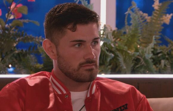 Love Island hit with 1,000 Ofcom complaints amid Scott ‘bullying’ claims