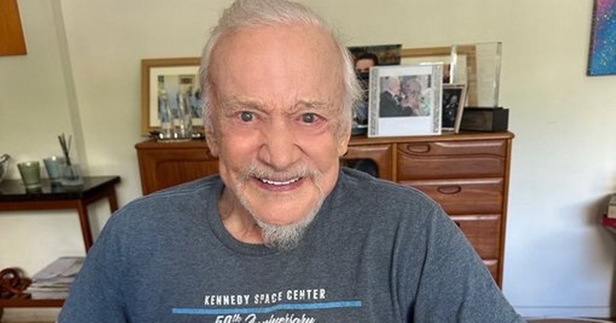 Moon landing legend Buzz Aldrin sets tongues wagging with odd fashion choice