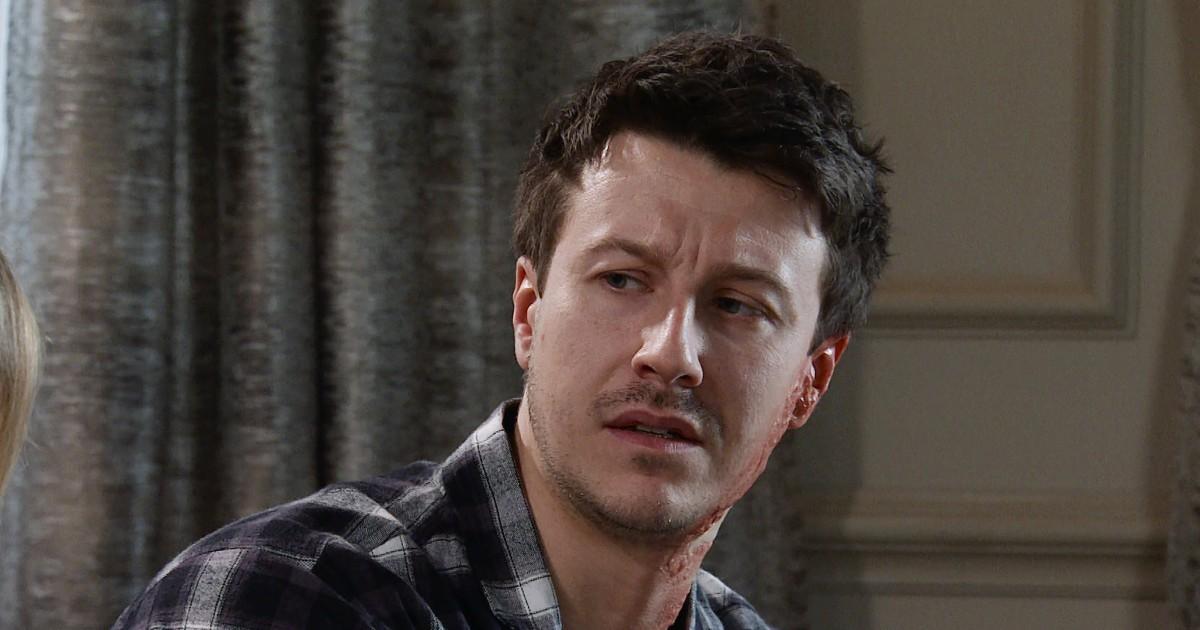 Ryan's steroid obsession grips him in Corrie as his body gains adoration online