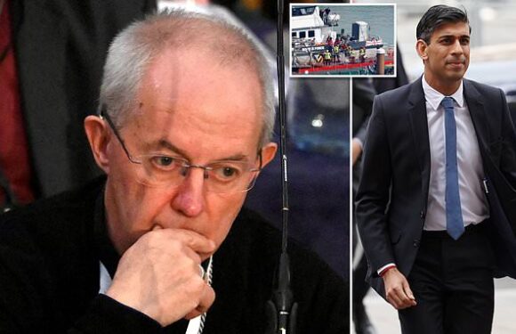 Setback for Sunak as peers inflict 20 defeats over migrant crackdown