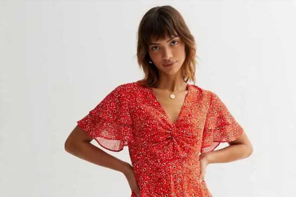 Shoppers are racing to get their hands on a stunning dress from New Look that's 'flattering' on your tummy | The Sun