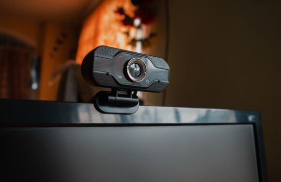 This Webcam Comes With Built-In Autofocus and Noise Reduction to Make Sure You’re Always Coming in Clear